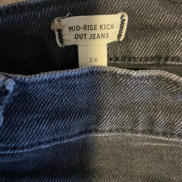 Madewell - Mid Rise Kick Out Jeans in Black Size 26 - Picture 6 of 9